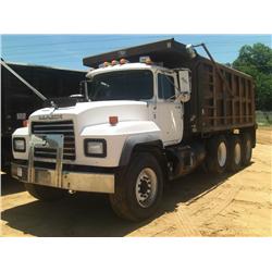 1999 MACK RD690S TRI-AXLE DUMP