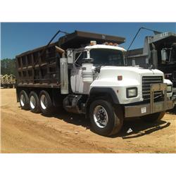 1999 MACK RD690S TRI-AXLE DUMP