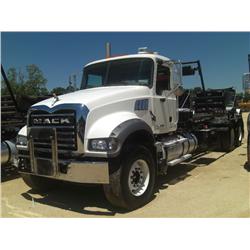 2009 MACK GU713 T/A ROLLOFF TRUCK