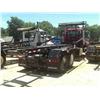 Image 2 : 2008 MACK GU713 T/A ROLLOFF TRUCK