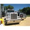 Image 3 : 2005 PETERBILT 379 EXTENDED HOOD T/A TRUCK TRACTOR