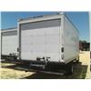 Image 2 : 2004 GMC 3500 VAN TRUCK