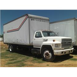 1993 FORD F700 S/A DELIVERY TRUCK