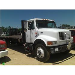 1999 INTERNATIONAL 4900 S/A FLATBED