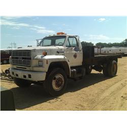 1993 FORD F700 S/A FLATBED