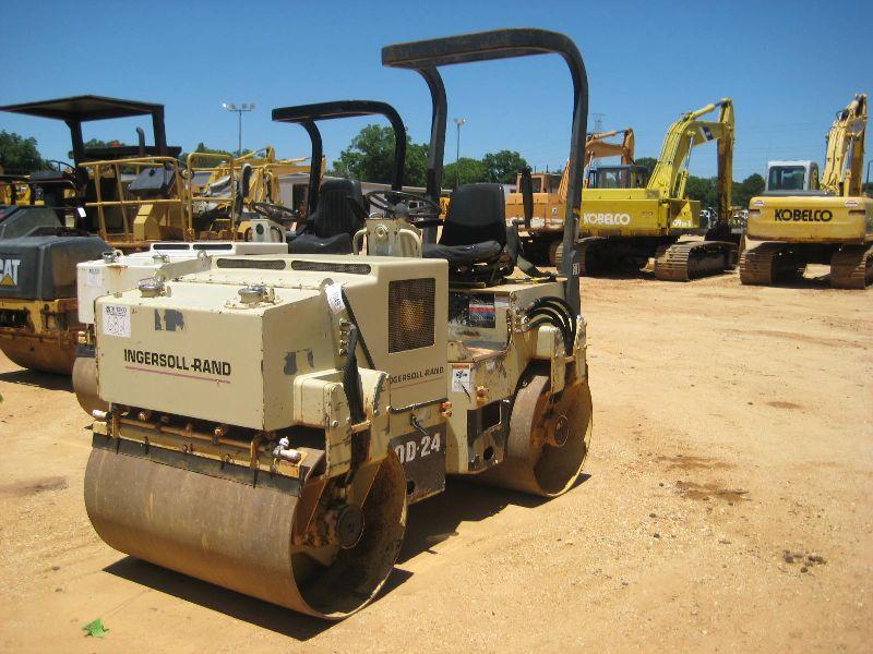 Dd24 INGERSOLL-RAND DD24 VIBRATORY ROLLER
