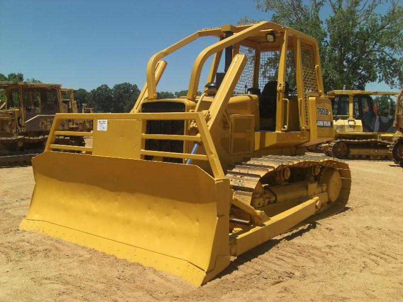 JOHN DEERE 750B CRAWLER TRACTOR