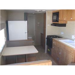2006 GULF STREAM CAVALIER 8'X32' CAMPER TRAILER