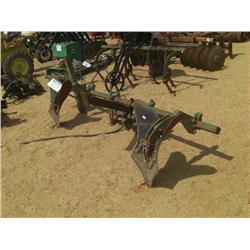 JOHN DEERE 2 ROW MIDDLE BUSTER