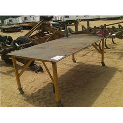 METAL TABLE W/VISE