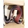 Image 2 : LOT DE 10 COURROIES DE PAPIER SABLÉ 78-3/4"x6" GRIT 36+