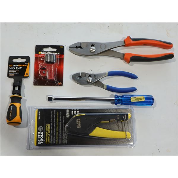 LOT DE 6 OUTILS ASST
