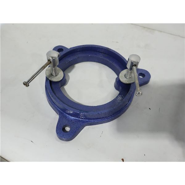 BASE ROTATIVE POUR ÉTAU