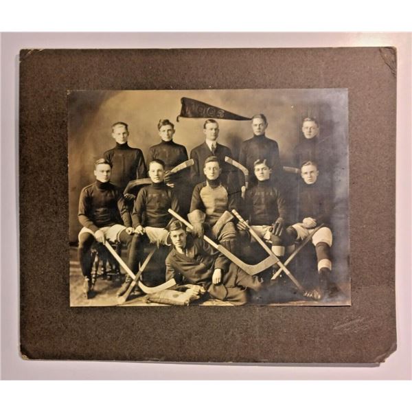 1912-13 JOGS Hockey Team Cabinet Photo