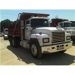 1993 MACK RD688S T/A DUMP,