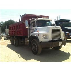 1994 MACK DM690S T/A DUMP,