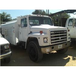 1984 INTERNATIONAL S1700 S/A WATER TRUCK,