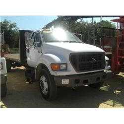 2000 FORD F650 S/A FLATBED,