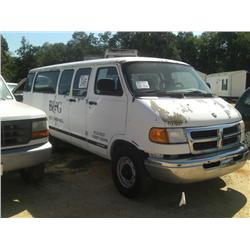 2000 DODGE PASSENGER VAN, 