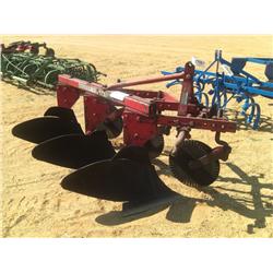 MASSEY FERGUSON 3 ROW BOTTOM PLOW