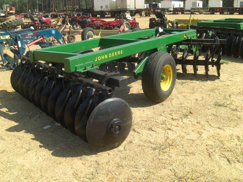 UNUSED JOHN DEERE 8' OFFSET DISC HARROW