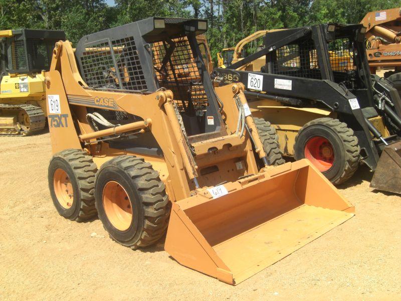 CASE 75XT SKID STEER LOADER case-75xt-skid-steer-loader