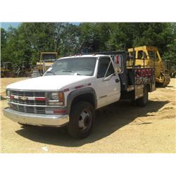 2000 CHEVROLET 3500 HD S/A SERVICE TRUCK,