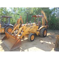CASE 5800 SUPER E LOADER BACKHOE,