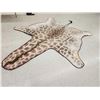 Image 1 : Big Giraffe Rug Taxidermy