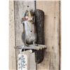 Image 4 : Bow Hunting Squirrel In A Tree Stand Taxidermy