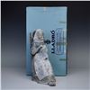 Image 7 : Lladro Porcelain Figurine, Embroiderer 1004865