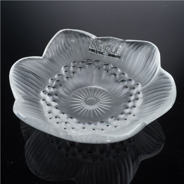 Lalique Coupelle Anemone Frosted Crystal Dish with Original Box