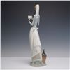 Image 3 : Lladro Porcelain Sculpture, Girl with Letter, 1001040