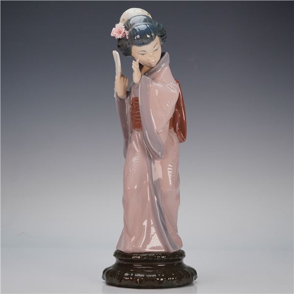 Lladro Porcelain Figurine, Chrysanthemum 1004990