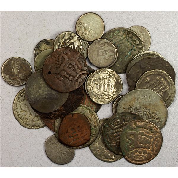 MEDIEVAL ISLAMIC: LOT of 25 silver/billon and 4 copper coins