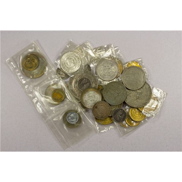 PERU: LOT of approximately 35 coins