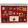 Image 1 : HAWAII: LOT of 27 tokens and medals