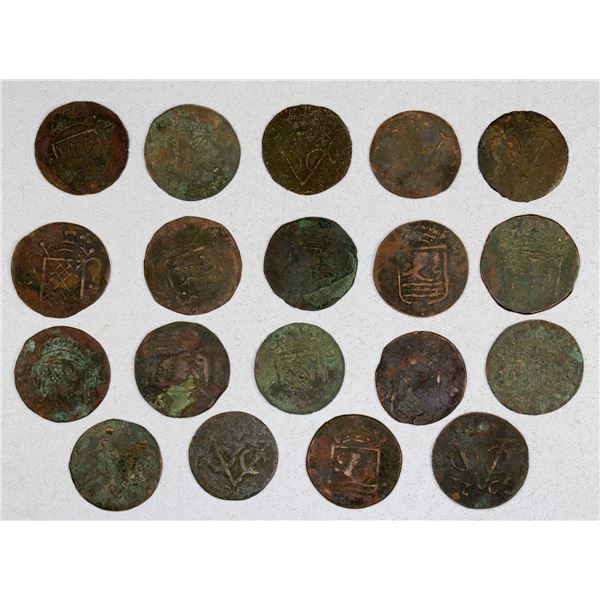 INDONESIA: BANJARMASIN: LOT of 19 AE duits