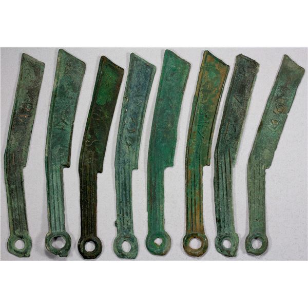 WARRING STATES: LOT of 8 knives