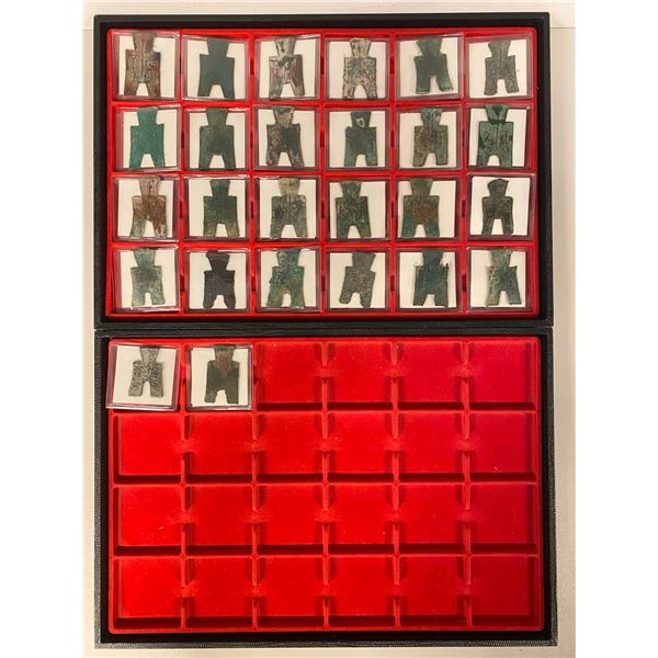 WARRING STATES: LOT of 26 AE spade money