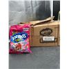 Image 2 : Nerds Gummy Clusters Candy, Rainbow, 12 x 142g Packs