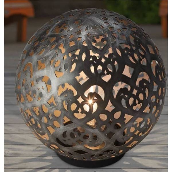 Aurora Solar Globe Light With 50 Lumens