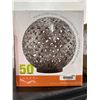 Image 2 : Aurora Solar Globe Light With 50 Lumens