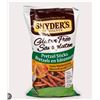 Image 1 : Snyder’s Gluten-Free Pretzel Sticks, 12 x 220 g, Honey Mustard & Onion