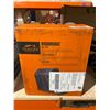 Image 2 : Traeger Woodridge Grill Cover in Heavy-Duty Polyester for All-Weather Use