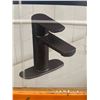 Image 3 : Lot of 2 Landon & Co. Single Handle Bath Faucet and Shower Set
