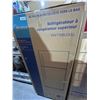 Image 3 : Midea MRT18D3BST Top Freezer Refrigerator, 30 inch Width, 18 cu. ft. Capacity, Optional Ice Maker (S