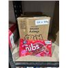 Image 2 : Twizzlers Nibs Cherry Candy, 24 Bags, 225g Each