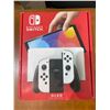 Image 2 : Nintendo Switch OLED Model, 64GB System Memory, White Controllers