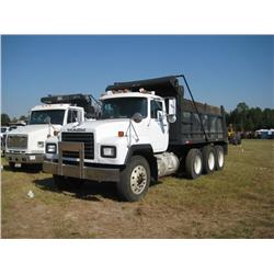 1999 MACK RD690S TRI-AXLE DUMP,